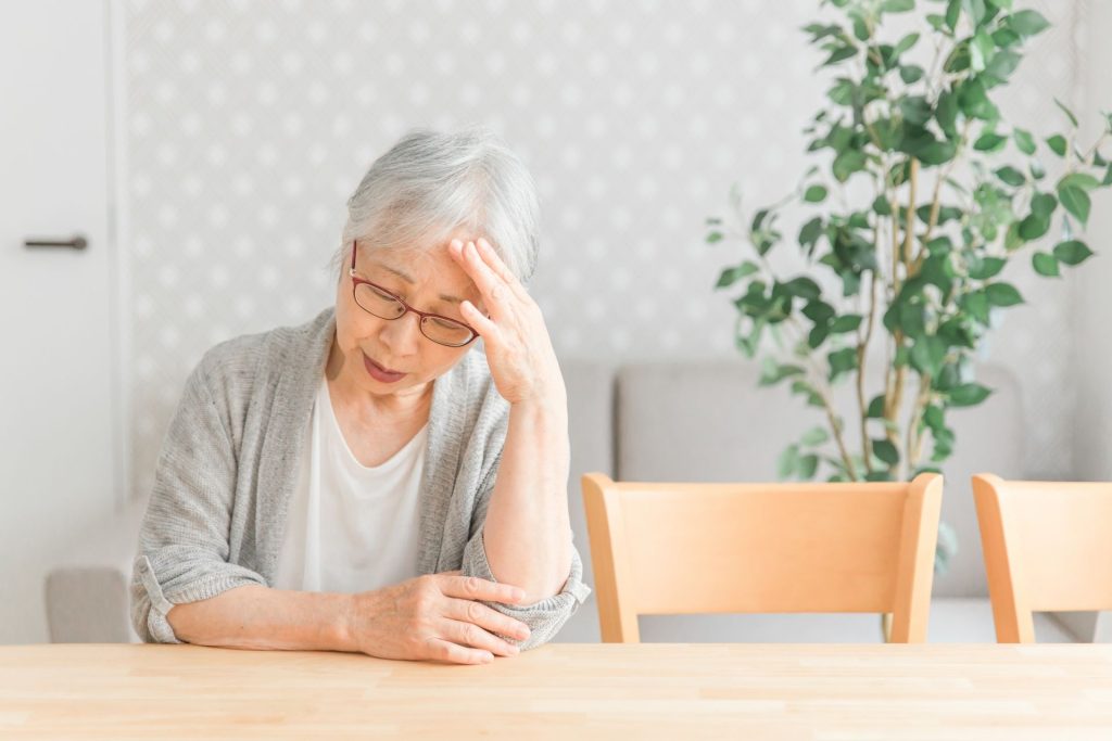 認知症の初期症状とは？単なる物忘れとの違い